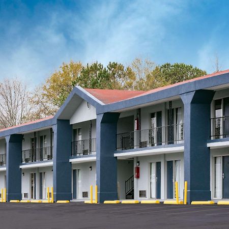 Super 8 By Wyndham Locust Grove Motel Buitenkant foto
