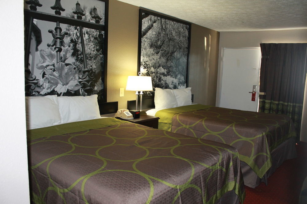 Super 8 By Wyndham Locust Grove Motel Buitenkant foto