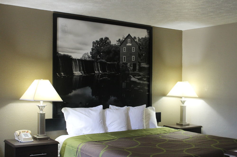 Super 8 By Wyndham Locust Grove Motel Buitenkant foto