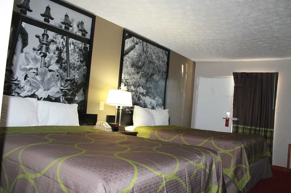 Super 8 By Wyndham Locust Grove Motel Buitenkant foto
