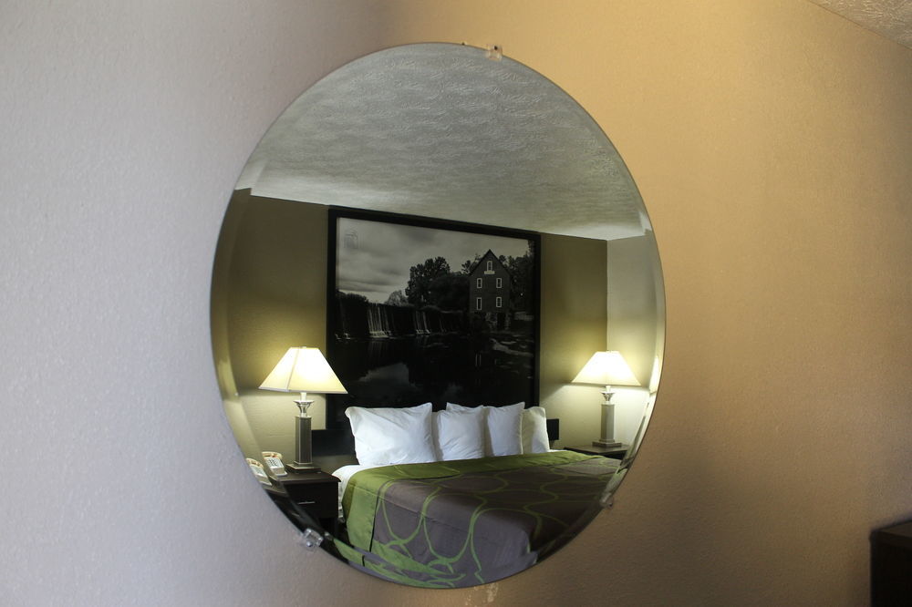 Super 8 By Wyndham Locust Grove Motel Buitenkant foto