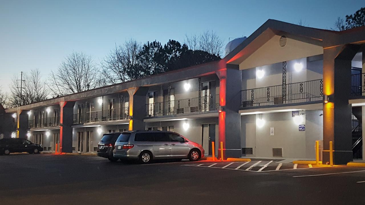 Super 8 By Wyndham Locust Grove Motel Buitenkant foto